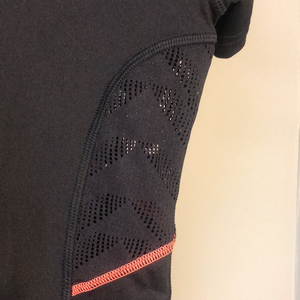 Under Armour Ido-Chill Ventilated Tech Top - Picture 5 of 10